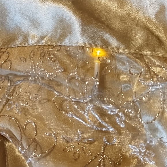 New Gold Pre Lighted Holiday Table Runner - Picture 5 of 12